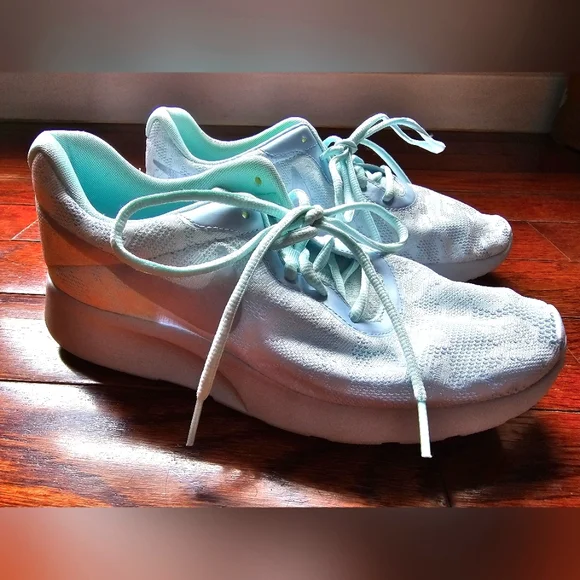 Sz 10 new Nike Tanjun baby blue floral lace mesh sneakers womens - Picture 2 of 11